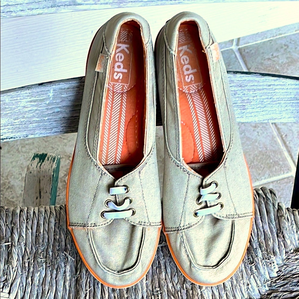 Keds Beige Canvas Slip-Ons with Orange Trim, size 8.5